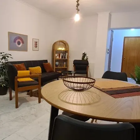 Apartment Fori's Nest / Skg