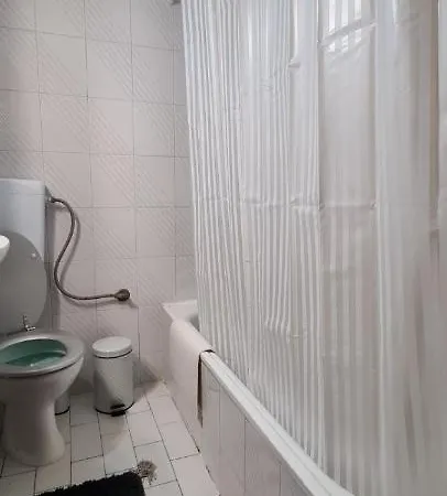 Fori's Nest / Skg Apartment *